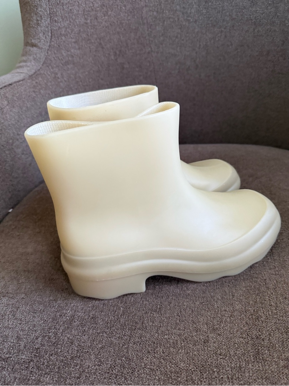 Vince Cream Short Rain Boots